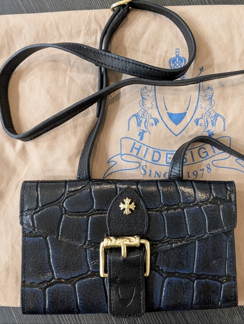 HiDesign Dark Blue Leather Crossbody Wallet Bag